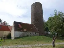 Loburg, Bergfried der Burg, erbaut im 14. Jahrhundert (05.07.2025)
