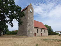 Lhe, evangelische St. Ulrich Kirche, sptromanische Feldsteinkirche (05.07.2025)