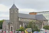 Herstal, Katholische Kirche, an der Pl. Licourt, aufgenommen bei einer Schifffahrt auf dem Albertkanal. 18.09.2025