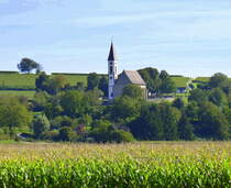 Nimburg, Blick zur evangelischen Bergkirche auerhalb des Ortes, erbaut 1517, war Teil eines abgebrochenen Klosters, Sept.2025