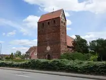 Fischbeck / Elbe, evangelische Kirche, romanischer Backsteinbau, erbaut von 1220 bis 1250 (06.07.2025)