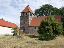 Gtter, evangelische Kirche, romanische Feldsteinkirche aus dem 12. Jahrhundert (06.07.2025)