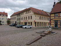 Havelberg, Brunnen und Huser am Marktplatz (06.07.2025)