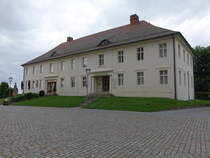 Havelberg, Domschule am Domplatz, erbaut von 1804 bis 1805 im klassizistischen Stil (06.07.2025)