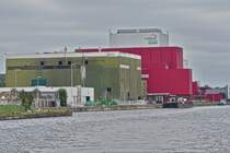 Mllverbrennungsanlage in Herstal bei Lttich, durch die Mllverbrennung wird Strom fr ca 54000 Haushalte produziert, aufgenommen bei einer Schifffahrt ber den Albertkanal. 09.2025