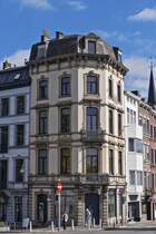 Ein weitere Eckhaus an dem Pont des Arches in Lttich. 09.2025