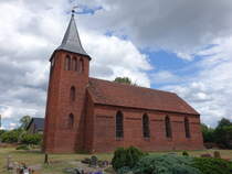 Bhne, evangelische Kirche, neugotische Saalkirche aus roten Ziegeln, erbaut 1838 (07.07.2025)