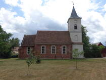 Btzer, evangelische Kirche, erbaut im 13. Jahrhundert, Westturm von 1841 (07.07.2025)