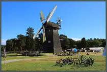 Die Erdholl�nder-Windm�hle aus Jarmen wurde in den 1970er Jahren nach Alt Schwerin umgesetzt und geh�rt zum Landwirtschaftsmuseum Agroneum. (Alt Schwerin, 23.08.2025)