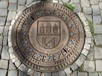 Kanaldeckel mit Wappen der Stadt Prag; 250322