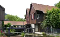 Schiltach, die Sch�ttes�ge von 1491 mit Wasserrad und Wehr, war bis 1931 in Betrieb, heute Museum, Juli 2025