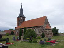 Bindfelde, evangelische Kirche, Feldsteinkirche aus dem 13. Jahrhundert, Fachwerkturm erbaut 1738 (09.07.2025)