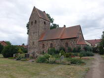 Elversdorf, evangelische Feldsteinkirche, erbaut im 12. Jahrhundert (09.07.2025)