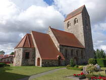 Erxleben, evagelische Kirche, Feldsteinkirche aus dem 12. Jahrhundert (09.07.2025)