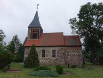 Jarchau, evangelische Kirche, romanische Feldsteinkirche aus dem 12. Jahrhundert (09.07.2025)
