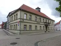 Osterburg, Rathaus am gro�er Markt, erbaut 1771 (09.07.2025)