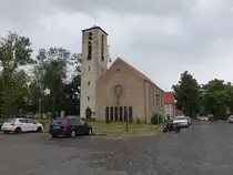 Elstal, evangelische Kirche am Marktplatz, erbaut 1936 (10.07.2025)