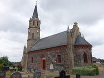 Plessow, evangelische Kirche, erbaut von 1866 bis 1870, neugotischer Feldsteinbau (10.07.2025)