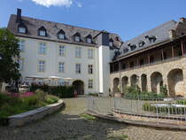 Dhaun, Innenhof des Schlo Dhaun, heute Jugend- und Erwachsenenbildungssttte (26.07.2025)