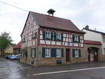 Meddersheim, Fachwerkrathaus, erbaut um 1600, Dachreiter von 1719 (26.07.2025)