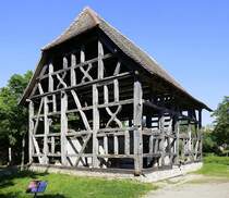 Ungersheim, ECO-Museum, Bauernhaus  17.Jahrhundert aus dem Sundgau, umgesetzt ins Museum 1982, das Fachwerk wurde nicht gefllt, um die Bauweise besser zu zeigen, Mai 2025