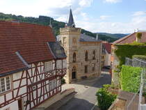 Monzingen, Rathaus in der Hauptstrae, erbaut von 1861 bis 1864 (26.07.2025)