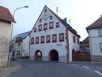 Odenbach, Rathaus in der Hauptstrae, sandsteingegliederter Putzbau mit Arkadenhalle, erbaut 1570 (26.07.2025)