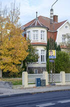 Jugendstilhaus aus der deutschen Kaiserzeit in der nordschleswigschen Stadt Snderborg, die bis 1920 deutsch war und Sonderburg hie. Aufnahme: 31. Oktober 2025.