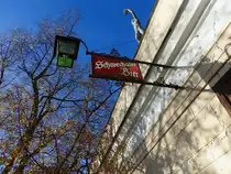 SCHWECHATER-BIER  Wirtshausschild am Exelhaus, einem Original-Drehort der Fernsehserie  Julia  in Retzbach im Weinviertel; 251029