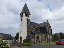 Buch / Hunsrck, Pfarrkirche St. Nikolaus, Kirchturm von 1723, Langhaus erbaut von 1901 bis 1902 durch den Architekten Eduard Endler (28.07.2025)