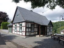 Roth, historisches Backhaus, eingeschossiger Fachwerkbau, erbaut im 19. Jahrhundert (28.07.2025)