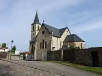Klein Wanzleben, evangelische St. Johannis Kirche, erbaut 1871 im Stil der Neugotik (09.08.2025)