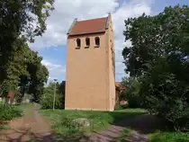 Beyendorf, evangelische St. Petrus und Paulus Kirche, erbaut im 12. Jahrhundert (10.08.2025)