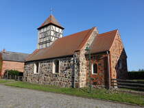 Schleu, evangelische Kirche, romanische Feldsteinkirche aus dem 13. Jahrhundert (10.08.2025)