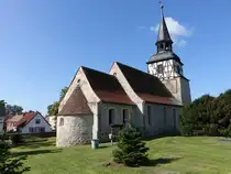 Uchtdorf, evangelische Kirche, romanische Feldsteinkirche aus dem 13. Jahrhundert (10.08.2025)