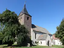 Niederndodeleben, evangelische St. Peter und Paul Kirche, erbaut ab 1330, erweitert von 1709 bis 1711 (11.08.2025)
