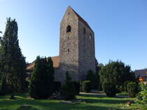 Badingen, evangelische Kirche, gemauerter Findlingsbau, erbaut im 13. Jahrhundert (11.08.2025)