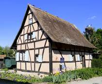 Ungersheim, ECO-Museum, Wohnhaus um 1680 aus Waltenheim im Sundgau, 1982 abgebaut und anschlieend im Museum errichtet, Mai 2025