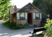 Ungersheim, ECO-Museum, kleines Arbeiterhaus von 1878 aus Monswiller/Nordvogesen, 1994 abgebaut und anschlieend im Museum errichtet, Mai 2025