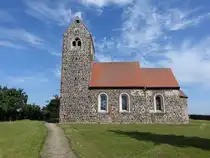 Gr�venitz, evangelische Kirche, Feldsteinkirche aus der zweiten H�lfte des 12. Jahrhundert (12.08.2025)