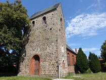 Knnigde, evangelische Kirche, erbaut um 1150, Kirchenschiff erbaut 1896 (12.08.2025)