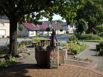 Spningen, Brunnen und Huser in der Strae Zu den Linden (12.08.2025)