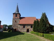Klein Gartz, evangelische Kirche, Feldsteinkirche aus dem 13. Jahrhundert (13.08.2025)