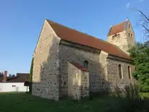 Schwiesau, evangelische Kirche, erbaut um 1200 als romanische Wehrkirche (13.08.2025)