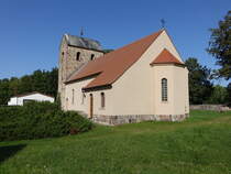 Vienau, evangelische Kirche, erbaut 1868 unter Verwendung des sptromanischen Westturms (13.08.2025)