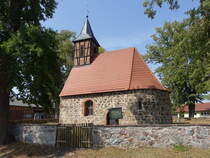 Hohenlangenbeck, evangelische Kirche, kleine Feldsteinkirche aus dem 15. Jahrhundert (14.08.2025)
