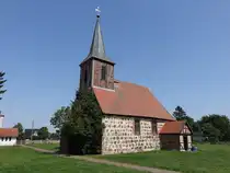 Recklingen, evangelische Kirche, Feldsteinkirche, Fachwerkanbau von 1749 (14.08.2025)