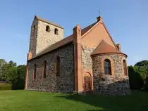 Ristedt, evangelische Kirche, neuromanischer Feldsteinbau aus dem Jahr 1888 (14.08.2025)