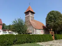 Siedenlangenbeck, evangelische Kirche, mittelalterliche Feldsteinkirche (14.08.2025)