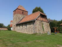Stckheim, evangelische Kirche, romanische Feldsteinkirche (14.08.2025)